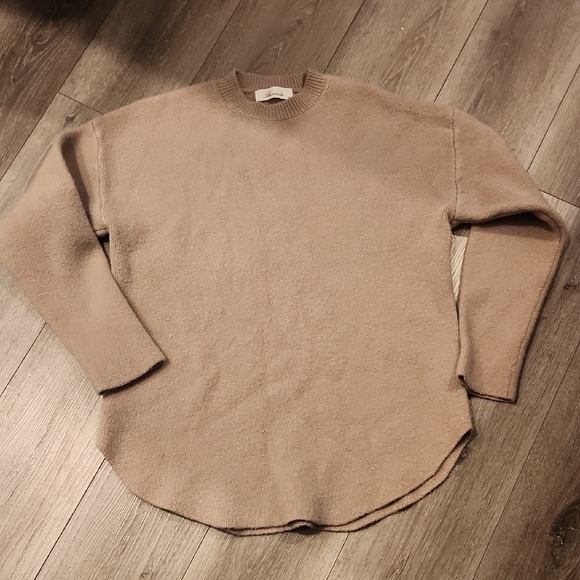Aliceduda Cozy Tan Sweater - Picture 1 of 4